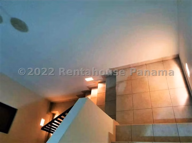 Se Vende Casa en Versalles YDU