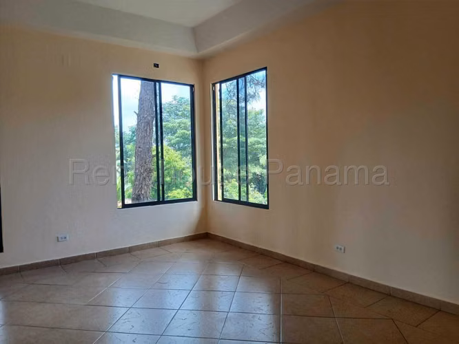 Se Vende Casa en Villa Zaita MDV26-7680
