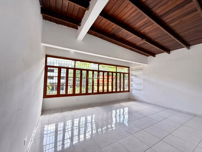 ¡Amplitud Total! 140m2 en Bella Vista - PH Garvas - RECIÉN REMODELADO
