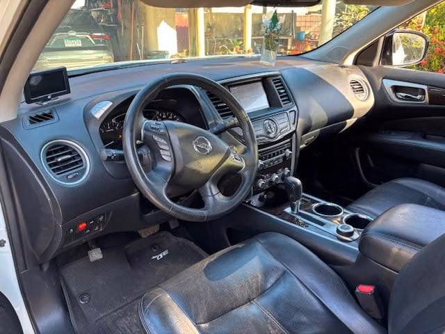 NISSAN PATHFINDER PLATINIUM