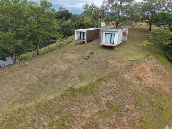 WATERFRONT LAKE GATUN/ ECO FISHING LODGE/ 3HA/TITULADO/5 TINY HOMES