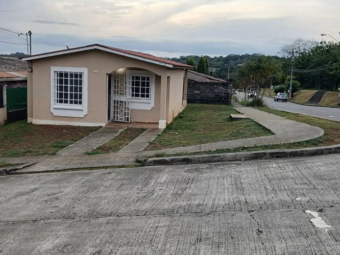 Casa Esquinera en Ciudad Montelimar Chorrera Cerca a Costa Verde