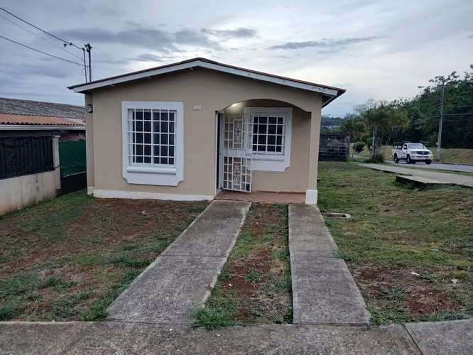 Casa Esquinera en Ciudad Montelimar Chorrera Cerca a Costa Verde
