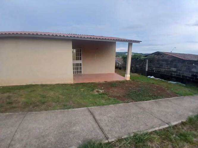 Casa Esquinera en Ciudad Montelimar Chorrera Cerca a Costa Verde