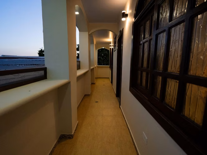 VENTA DE CASA REMODELADA EN VERSALLES I, LAS ACACIAS (21)