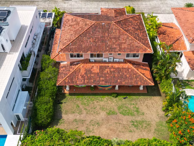 Alquiler de Casa en Costa del Este, Residencial Begonias, 500m2 de construcción y 960m2 de terreno