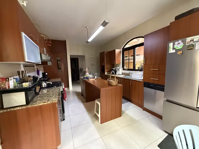 Se vende casa en Costa Sur.
