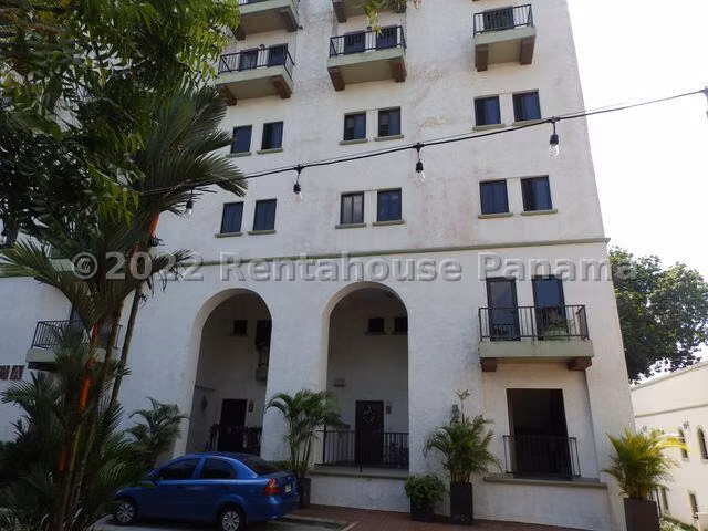 Vendo Apartamento de 114 m² en PH Embassy Village, Albrook 26-7002GG