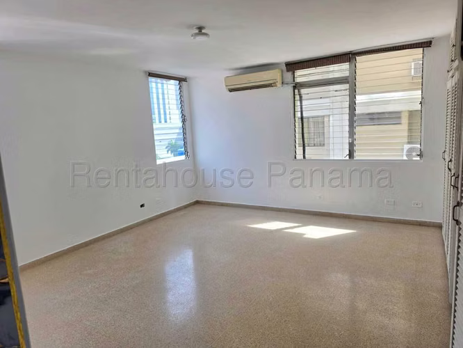 Vendo Apartamento de 201 m² en PH La Concha, Marbella 26-7052GG