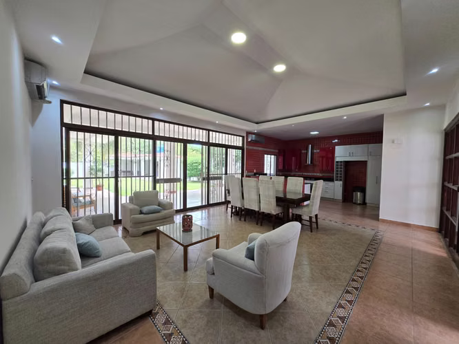HERMOSA CASA EN VENTA EN CORONADO
