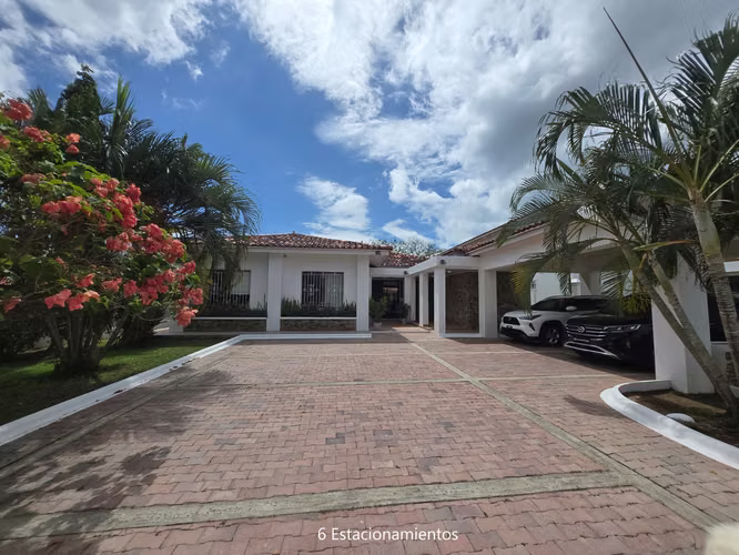 HERMOSA CASA EN VENTA EN CORONADO