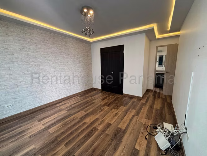 Se Vende Apartamento en Las Loma LA26-7739