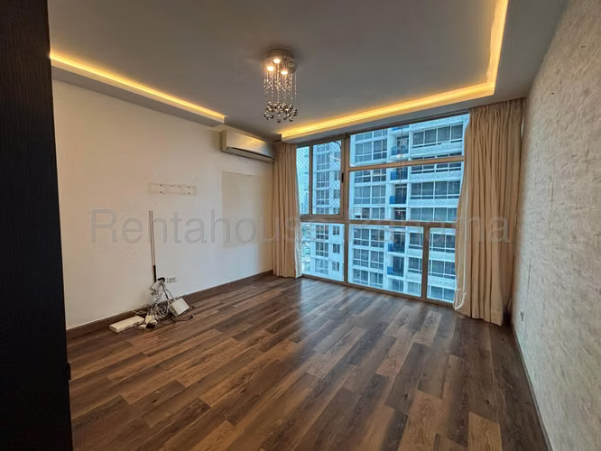Se Vende Apartamento en Las Loma LA26-7739