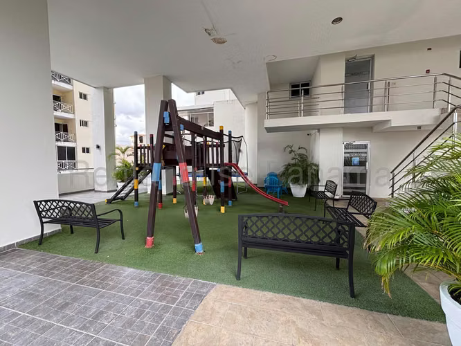 Se Vende Apartamento en Las Loma LA26-7739