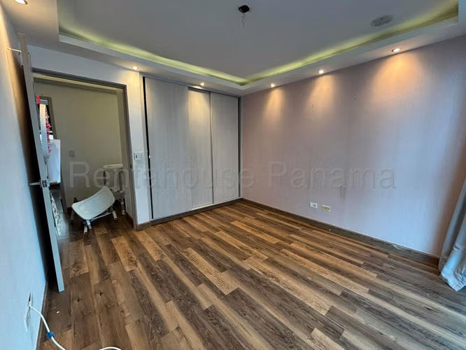 Se Vende Apartamento en Las Loma LA26-7739