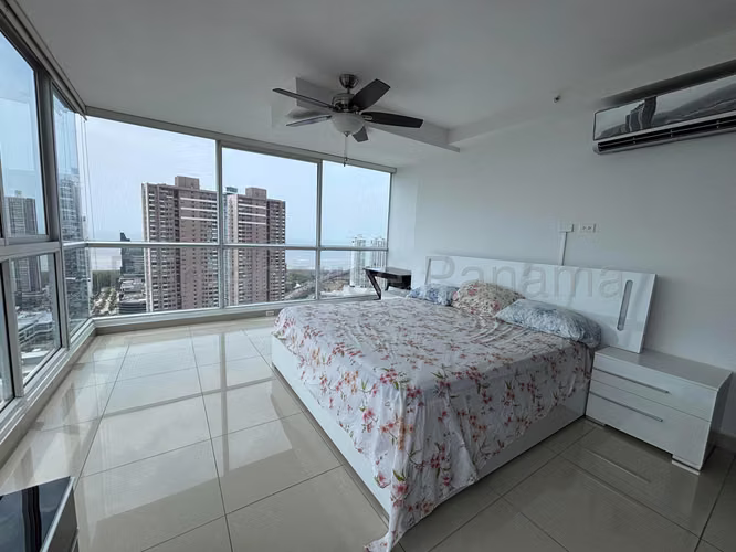 Se Vende Apartamento en Costa del Este LA26-7733