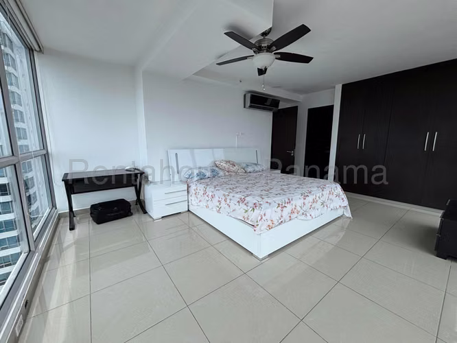 Se Vende Apartamento en Costa del Este LA26-7733