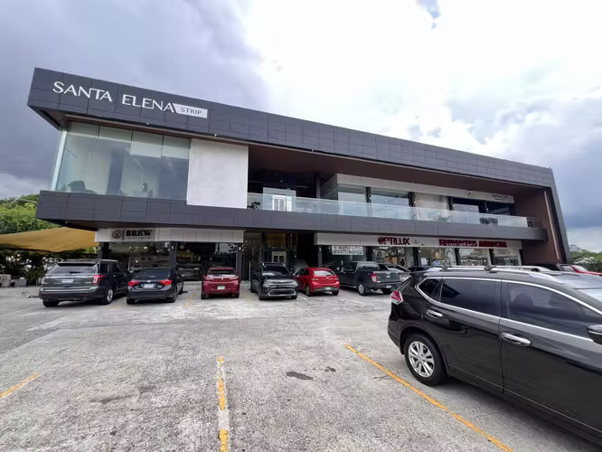 Santa Elena Strip Mall: Locales Comerciales en el Corazón de San Francisco - AF