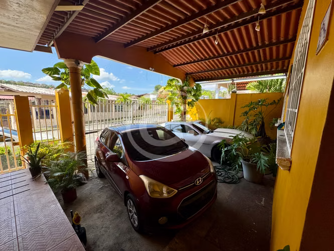 Venta Casa con Apartamento Anexo - Brisas del Golf