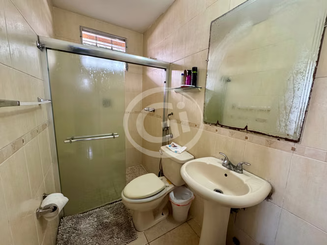Venta Casa con Apartamento Anexo - Brisas del Golf
