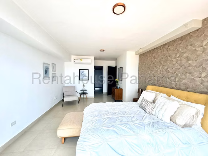 Venta de Apartamento en Altos de Panama Country Heights Mts2: 225 PD