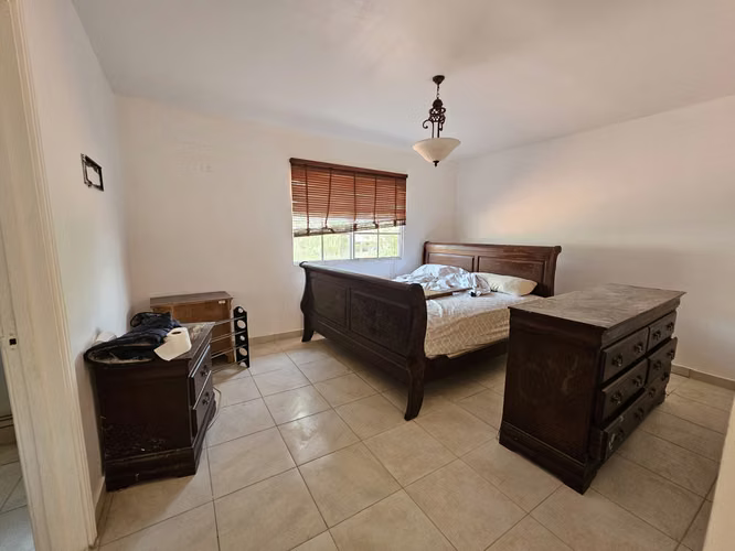 CASA 3R4B2P AMPLIO CON LINEA BLANCA EN CONDADO 1800