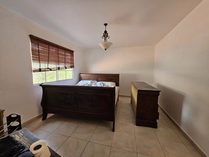 CASA 3R4B2P AMPLIO CON LINEA BLANCA EN CONDADO 1800
