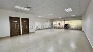 Alquiler de Local Comercial con 194m2 en Albrook PH Terrazas de Albrook 26-7617SR