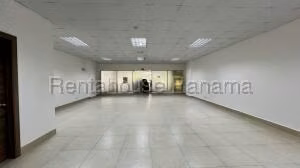 Alquiler de Local Comercial con 194m2 en Albrook PH Terrazas de Albrook 26-7617SR