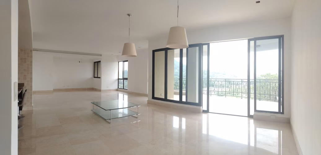 SE VENDE APARTAMENTO EN AMADOR HEIGHTS