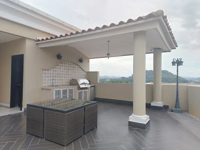 SE VENDE APARTAMENTO EN AMADOR HEIGHTS