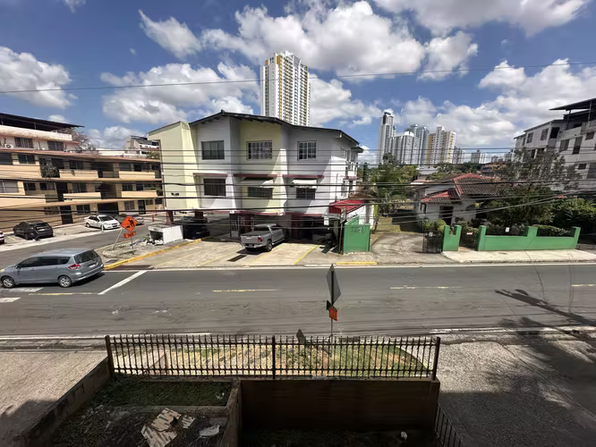 Apartamento de Una Recamara, Centrico, cerca de la estación de tren