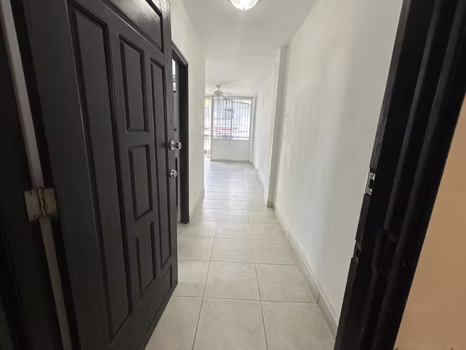 Apartamento de Una Recamara, Centrico, cerca de la estación de tren