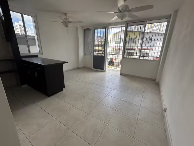 Apartamento de Una Recamara, Centrico, cerca de la estación de tren