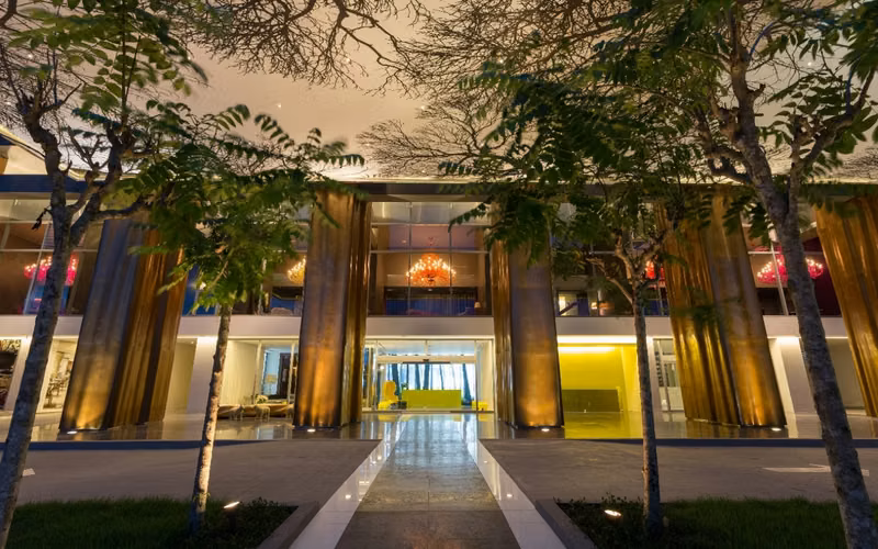 Vendo| P.h. Yoo  Panamá & Arts Tower| Frente al Mar vista al Mar - Imagen 4