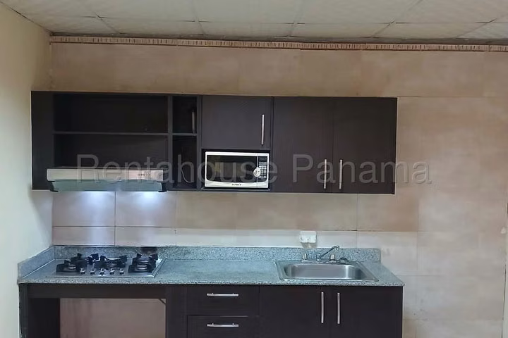Venta de hermosa y amplia casa en La Chorrera KC26-6293 - Imagen 3