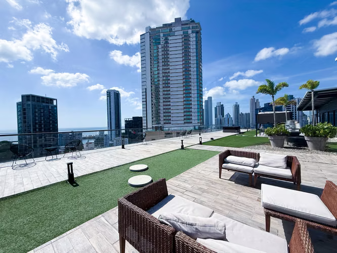 Apartamento de 2 Recámaras Renovado en Venta en Coco del Mar - Imagen 16