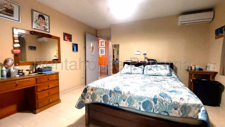 Vendo Casa de 300 m² en Brisas Del Golf 26-7056GG