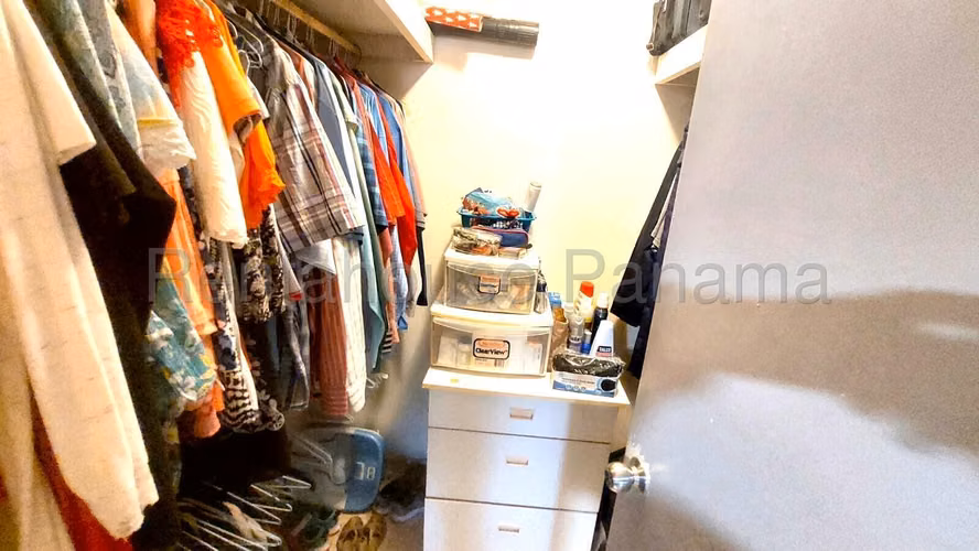Vendo Casa de 300 m² en Brisas Del Golf 26-7056GG