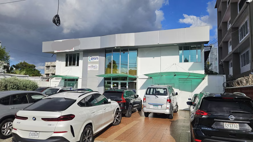 Edificio en venta en El Carmen – Ubicación estratégica para tu negocio