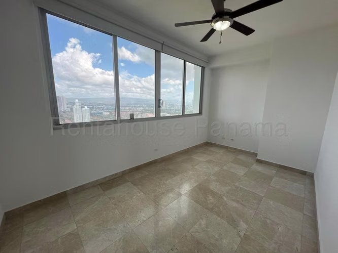 Se Vende Apartamento en Costa del Este LA26-5365