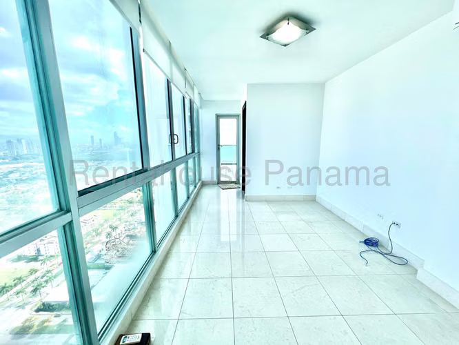Se Vende Apartamento en Costa del Este LA26-5365