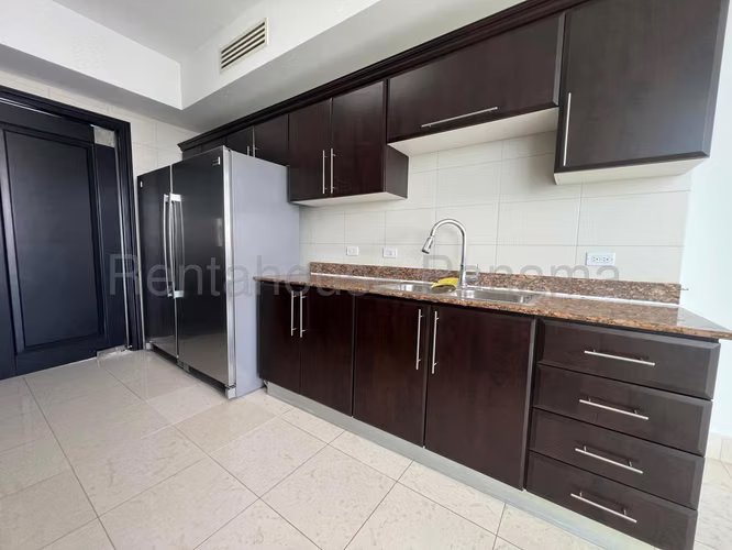 Se Vende Apartamento en Costa del Este LA26-5365