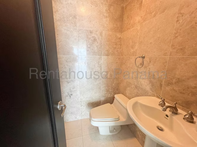 Se Vende Apartamento en Costa del Este LA26-5365