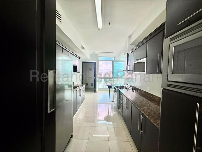 Se Vende Apartamento en Costa del Este LA26-5365