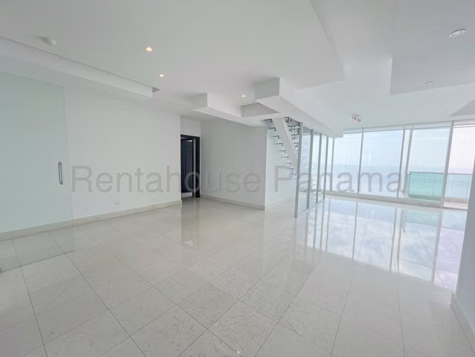 Se Vende Apartamento en Costa del Este LA26-5365