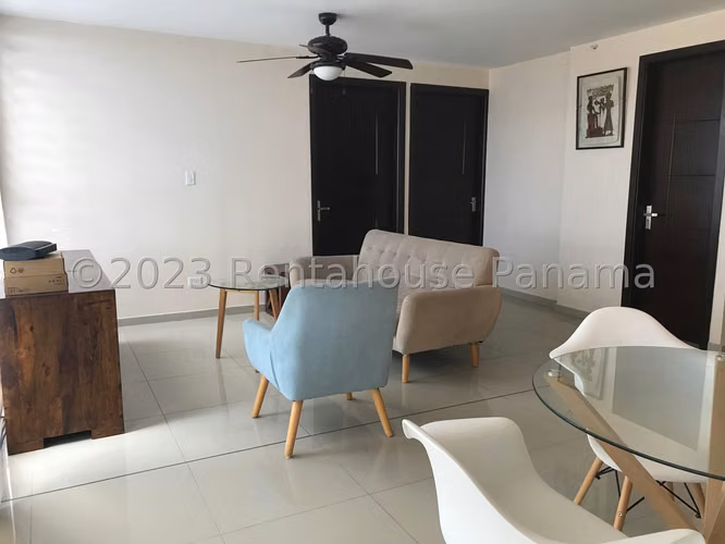 Se Vende Apartamento en Carrasquilla LA26-7807