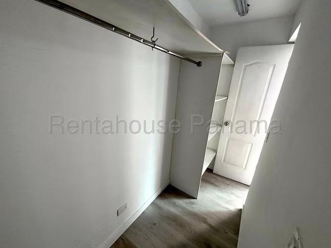 Se Vende Apartamento en Carrasquilla MDV26-7810