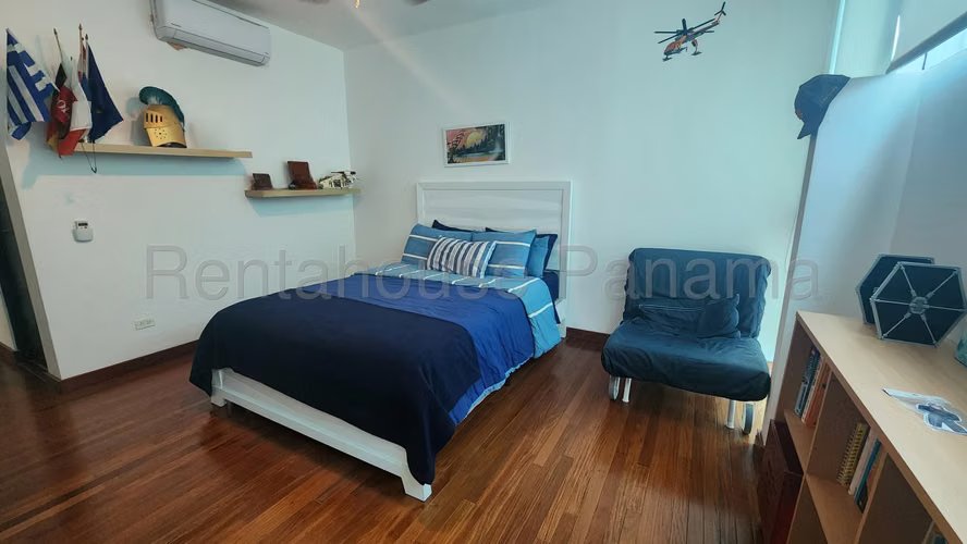 Se Vende Casa en Altos del Golf MDV26-7823