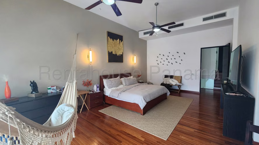 Se Vende Casa en Altos del Golf MDV26-7823